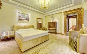 Luxury Pilies Avenue Apartment